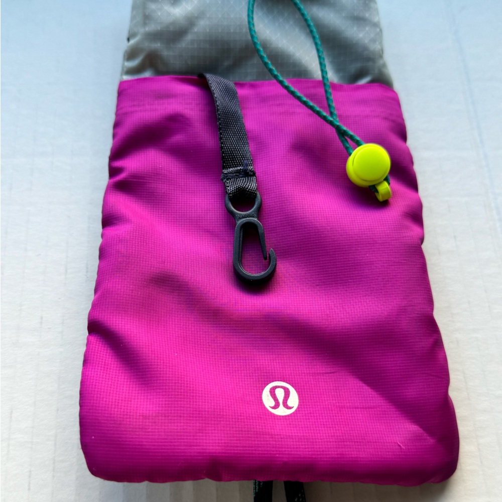 LULULEMON CROSSBODY PLAY FORWARD POUCH CINCHES
